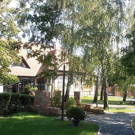 Martineum Felnottkepzo Akademia Hostel Szombathely Exterior foto