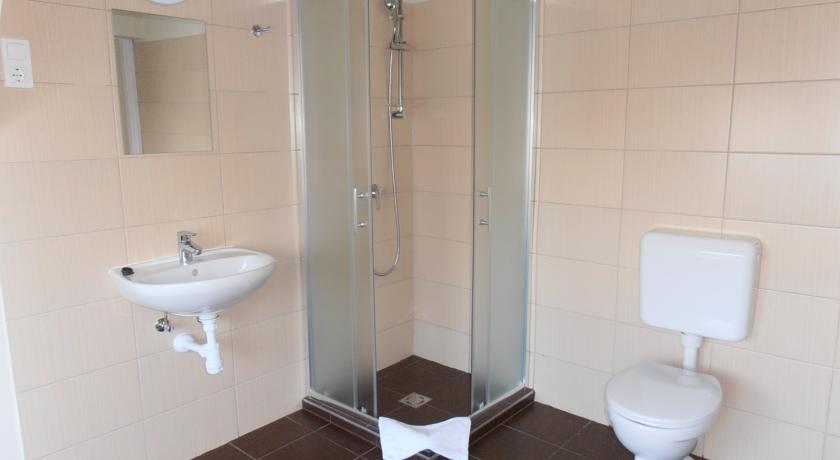 Martineum Felnottkepzo Akademia Hostel Szombathely Cameră foto