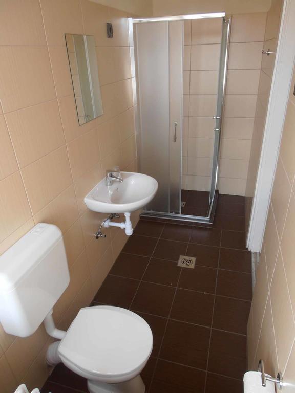 Martineum Felnottkepzo Akademia Hostel Szombathely Cameră foto